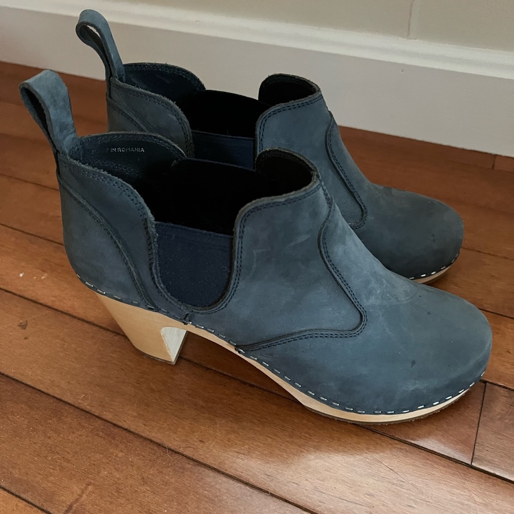Blue suede Swedish Hasbeens Toffel slip on bootie NWOT